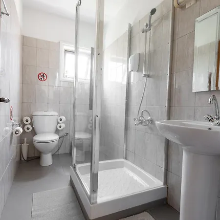 Christmas Offer -70 Percent Off - 2 Bedroom - Sleep 7 - Location At Center Апартаменты Айя-Напа