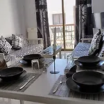 Special Offer -70 Percent Off - 2 Bedroom - Sleep 7 - Location At Center Apartment