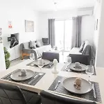 Special Offer -70 Percent Off - 2 Bedroom - Sleep 7 - Location At Center Apartment *