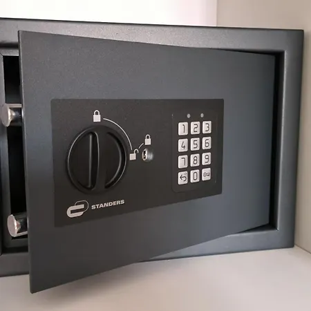 Special Offer -50 Percent Off - Square Apartmán