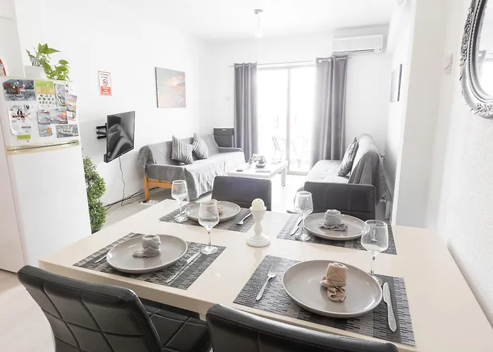 Special Offer -70 Percent Off - 2 Bedroom - Sleep 7 - Location At Center Appartamento *